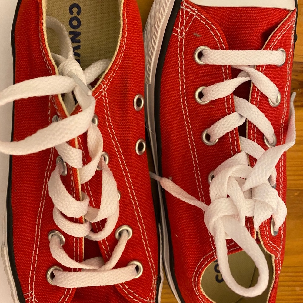 Converse Red